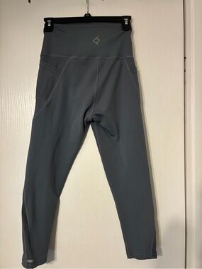 High-Rise Women's Performance Leggings - Gray